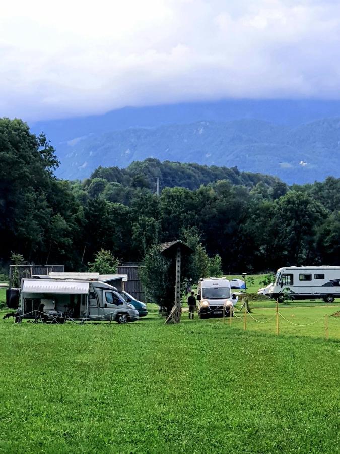 Camp Garden Park-Pitches And Tents Radovljica Extérieur photo