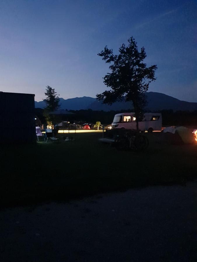 Camp Garden Park-Pitches And Tents Radovljica Extérieur photo