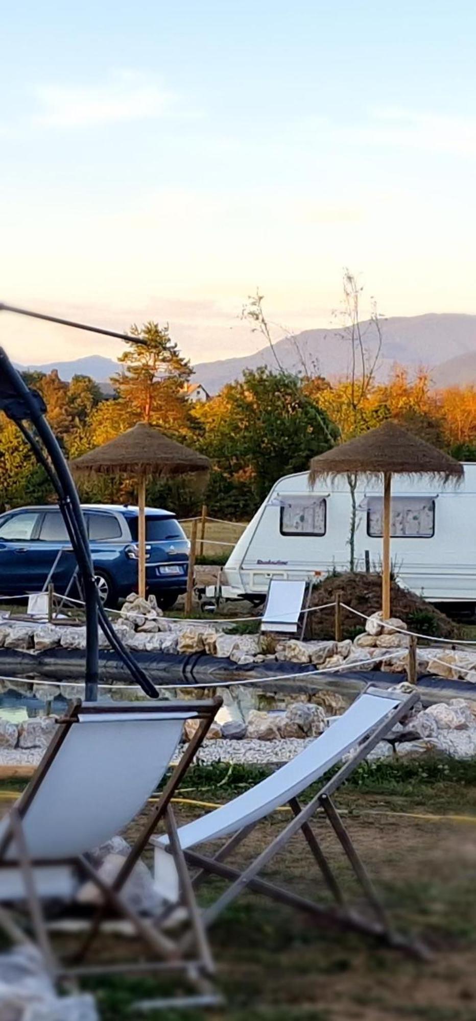 Camp Garden Park-Pitches And Tents Radovljica Extérieur photo