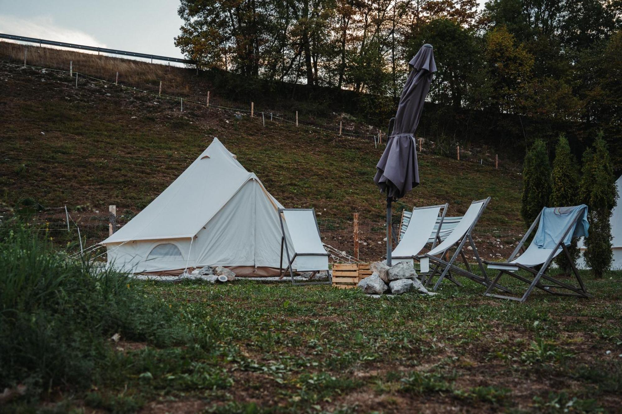 Camp Garden Park-Pitches And Tents Radovljica Extérieur photo